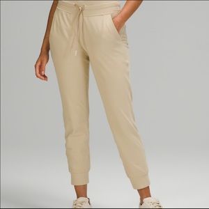 NWT Lululemon Ready To Rulu Joggers size 10